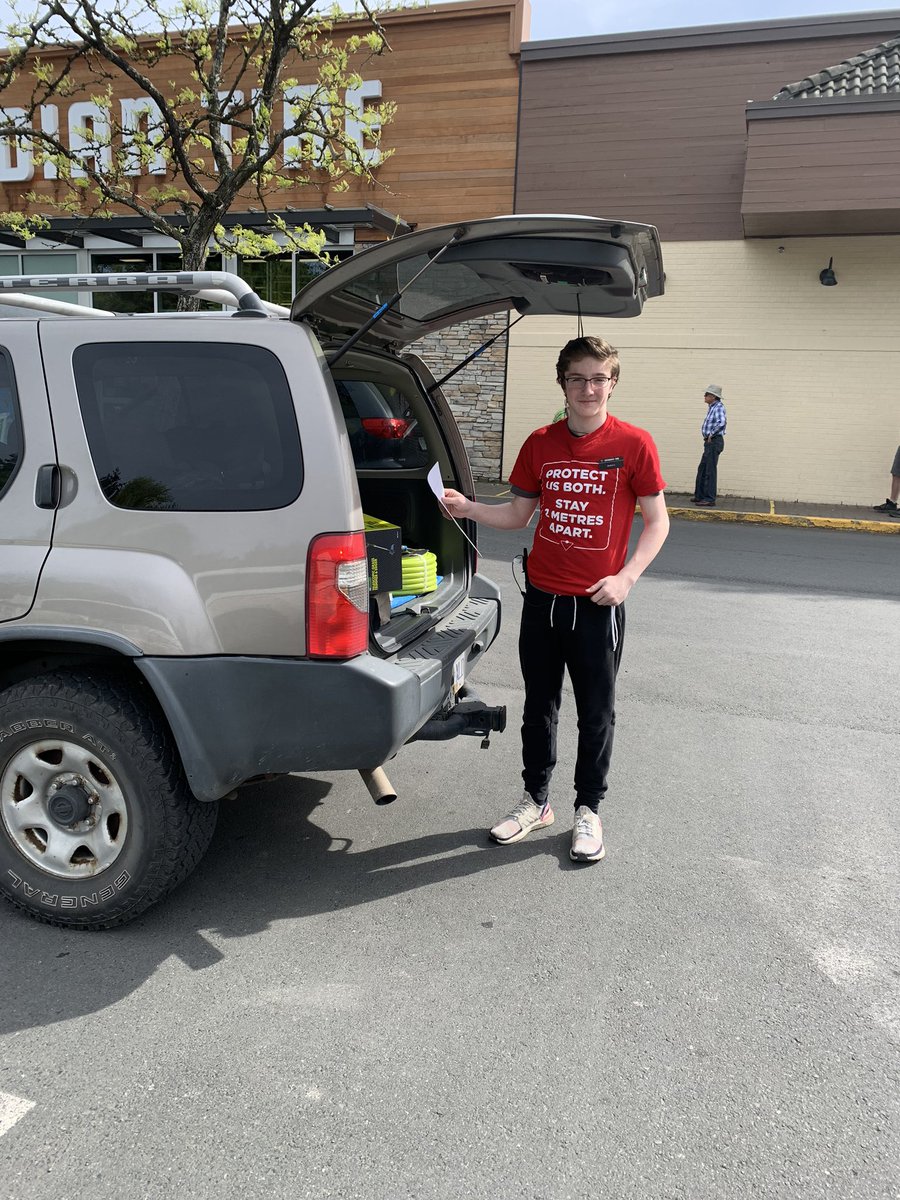 mkm123's tweet image. Can Tire’s curbside is so amazing. Fast, efficient, and if you only see a few people every week, these are super friendly people to see. #ShopLocal #AvoidAmazon  @CanadianTire