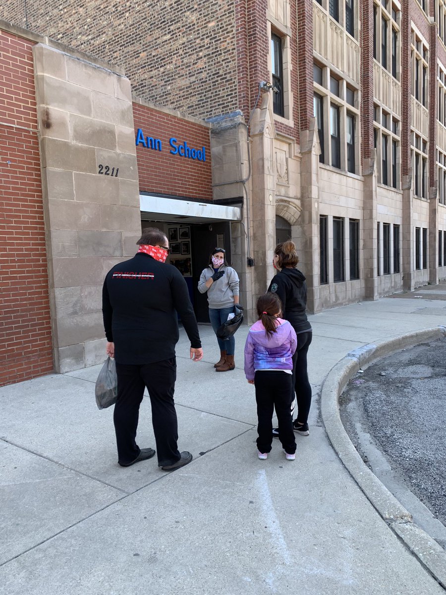 What a day! Thank you @bigshoulderschi and Gerald and Jennifer Beeson! It’s a blessing to be a part of this network! Distributed 200 meals to St. Ann and local Pilsen families! #bigshouldersfund #leapintoaction #ChicagoGoodWorks #SaintAnnCrusaders #MayStreetCafe