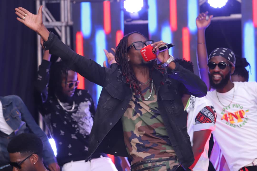 poshaaloyo's tweet photo. Sika??? 
#NBSSNL https://t.co/aMBl51gu3J