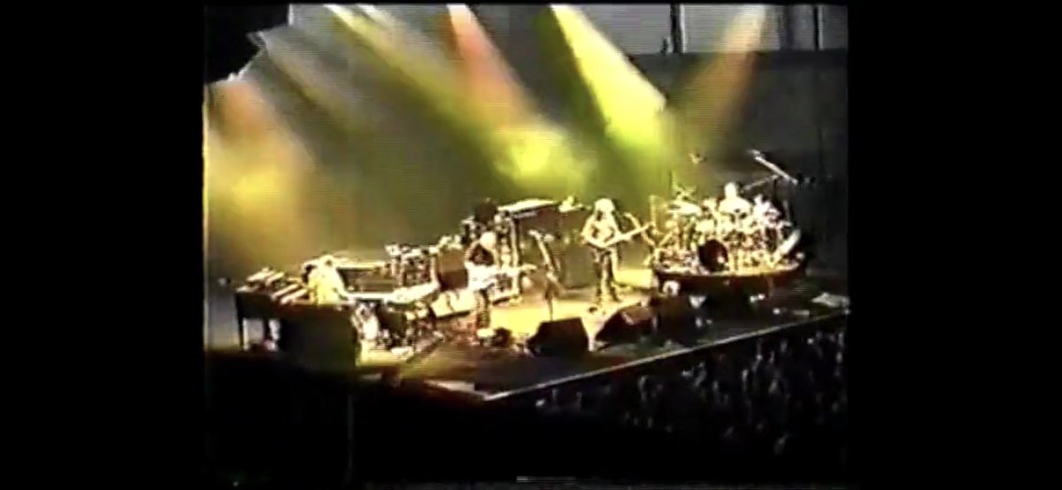 _dennis_system's tweet image. Phish video stream #57! 11/8/98 UIC night 2 starts in 50 minutes. cytu.be/r/drbjr320
 #fall98 #phishvideoproject