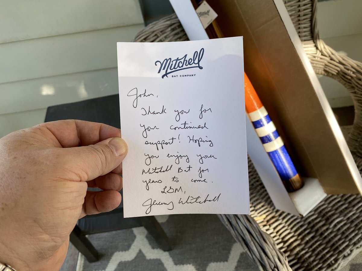 JohnCerilli's tweet photo. Unboxing! Added a gorgeous bat courtesy of @MitchellBatCo. I’m proud to own it and hope @Mets sign it! Thanks for the outstanding product and incredible service Jeremy. You’re a first rate #craftsman, an #artist and a gentleman. ⚾️ #baseballcollecting #baseballbat #baseball #LGM https://t.co/Cu3lizvYVC