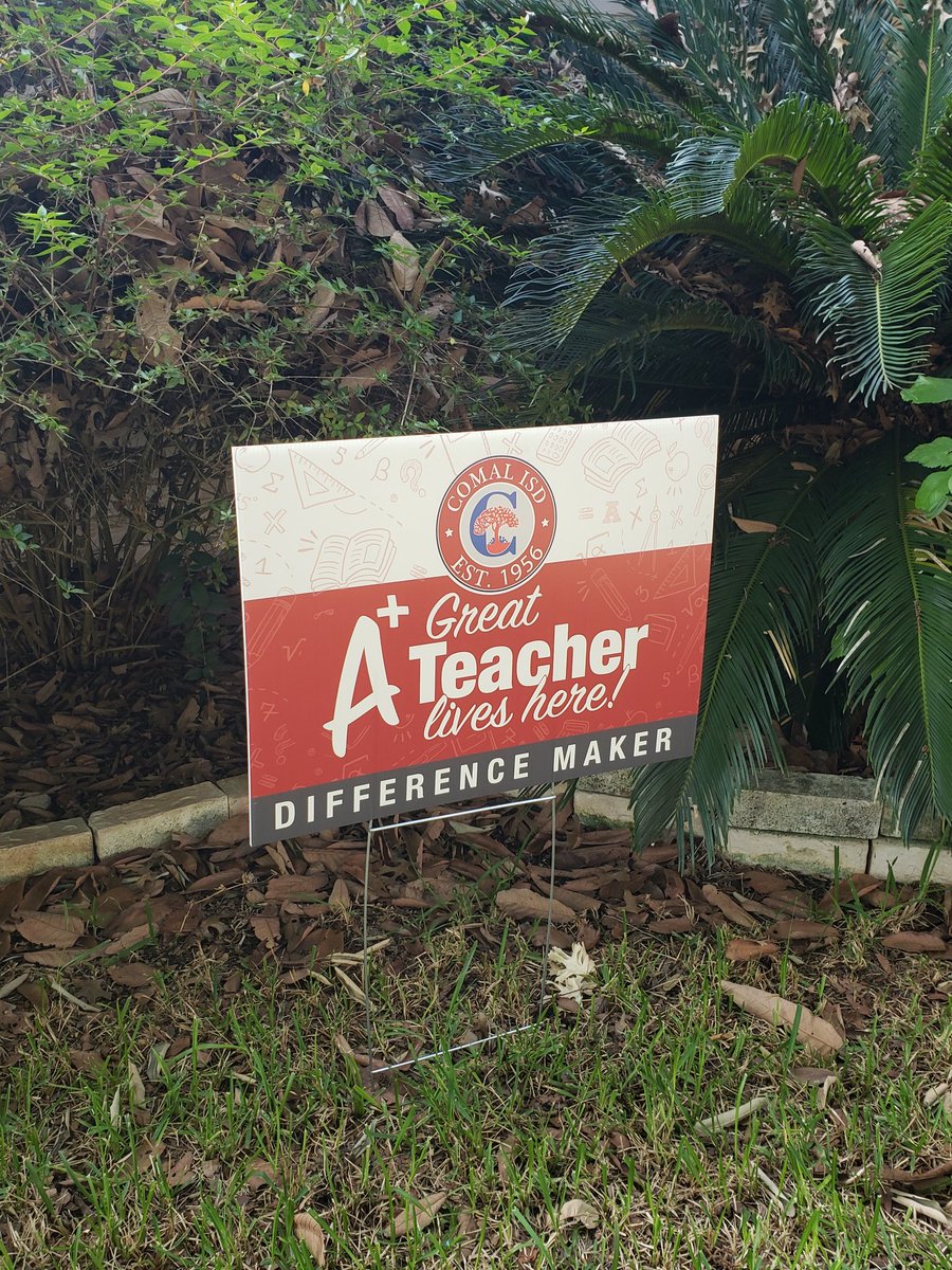jessicamccoyAP's tweet photo. Love what I do and love my sign! Thank you for thinking of us!!❤❤ #CMS #MAKEITHAPPEN #comalstrong https://t.co/Cd0mrF8t9R