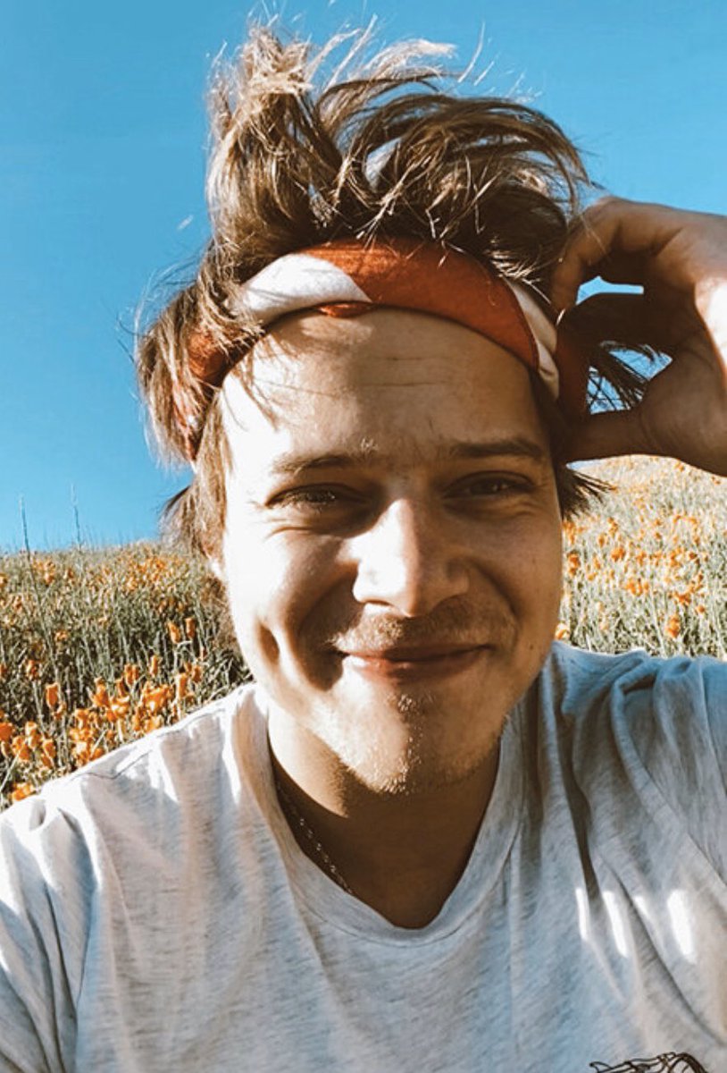 rudy pankow (aka JJ from Outerbanks) as harry styles: a thread