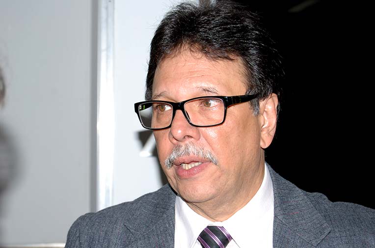 TiempoUC's tweet photo. #Noticias “Estamos a la espera de una pronta respuesta positiva sobre la tabla salarial presentada al ministro Trómpiz”|| Informó vicerrector académico Ulises Rojas https://t.co/ua3MwirxBP #LeeTiempoUC https://t.co/COsydsYuca