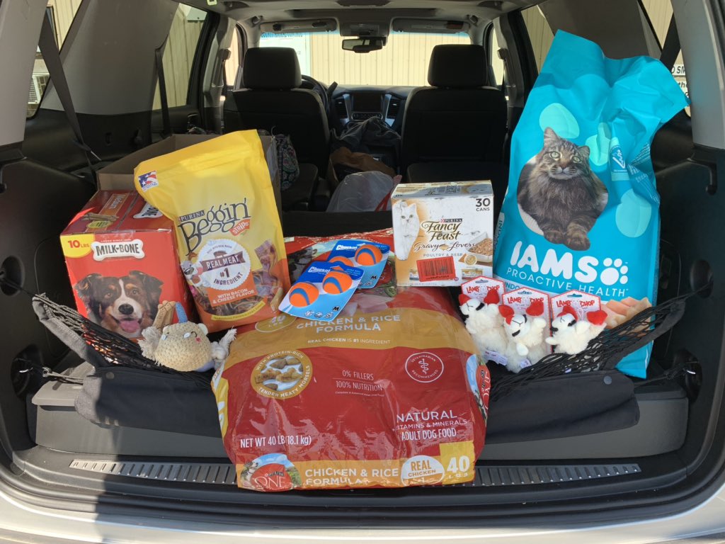 graytweets's tweet photo. We found a way to do good today. We dropped off some dog & cat food at our local animal shelter. We even got to sneak a peak of some of the furry little ones. Wherever you are in the world, #bekind & #dogood. #unclelife #uncleship https://t.co/yQS8W1wv3E