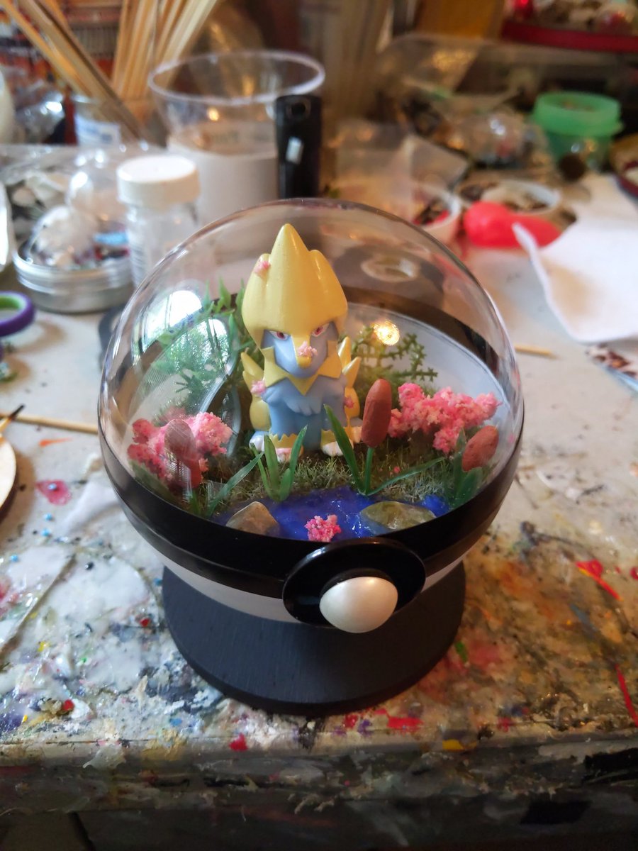Sucscrib's tweet photo. Finished this cutie and will be sending him to his forever home soon! My commissions are still open if you want your own custom pokeball #terrarium! #pokemon #manetric #pokeballterrarium #pokeball #pikachu https://t.co/0GAGfzGwL2