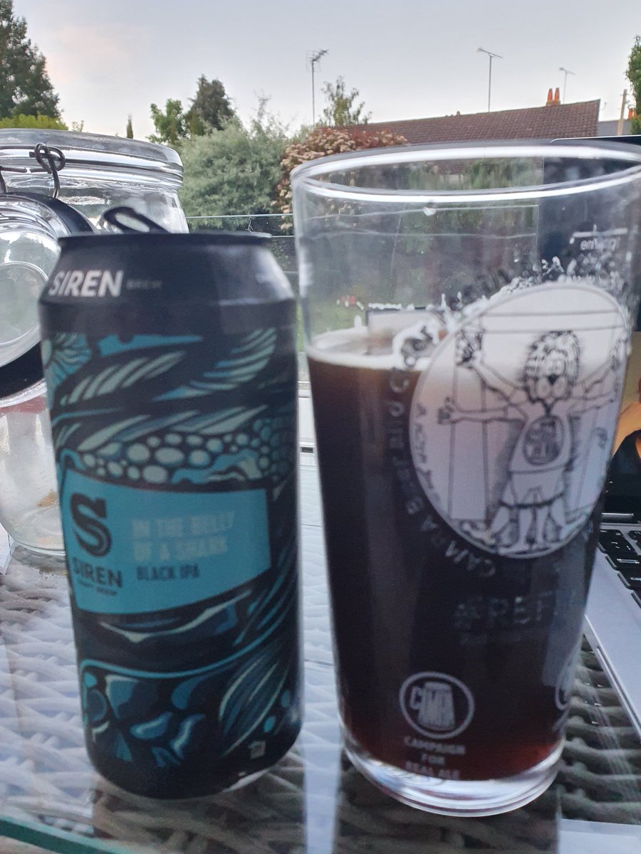 QuaffableRdg's tweet photo. Virtual beer festival - 7 beers I've never had before. 4 great, 2 shit, 1 OK. Sat outside, got cold. Ate too many Piper's Crisps, and stayed up too late.
Just like the real thing! #RBFatHome https://t.co/EPPQoTNyyr