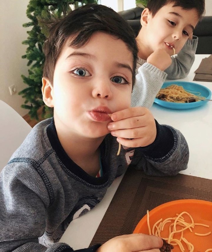 Yo venía a enseñar una foto de mi preciosidad.