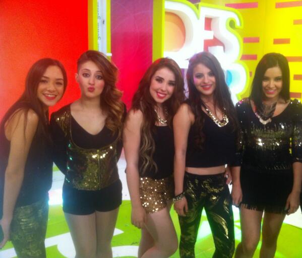 Acabastardes's tweet photo. Hace algunos añitos 💓
#BalletV4
@LilyRamos3 @_Cinthhya @MelanieAglae @melyobregon_ @_JesseMtz https://t.co/aug1DSraco