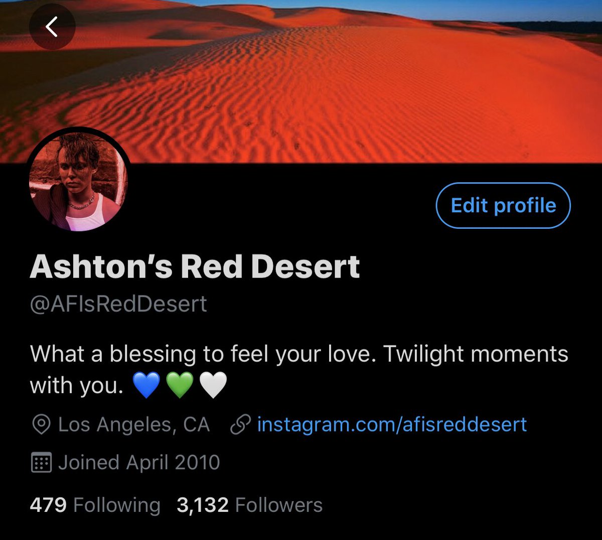 L8NGTDEVIL's tweet photo. Our whole profile is a homage to this incredibly beautiful song which is without doubt my personal favorite from #5SOSCALM
#Reddesertday #YOUSHOULDLISTENTOCALM https://t.co/HukY8CXt1j