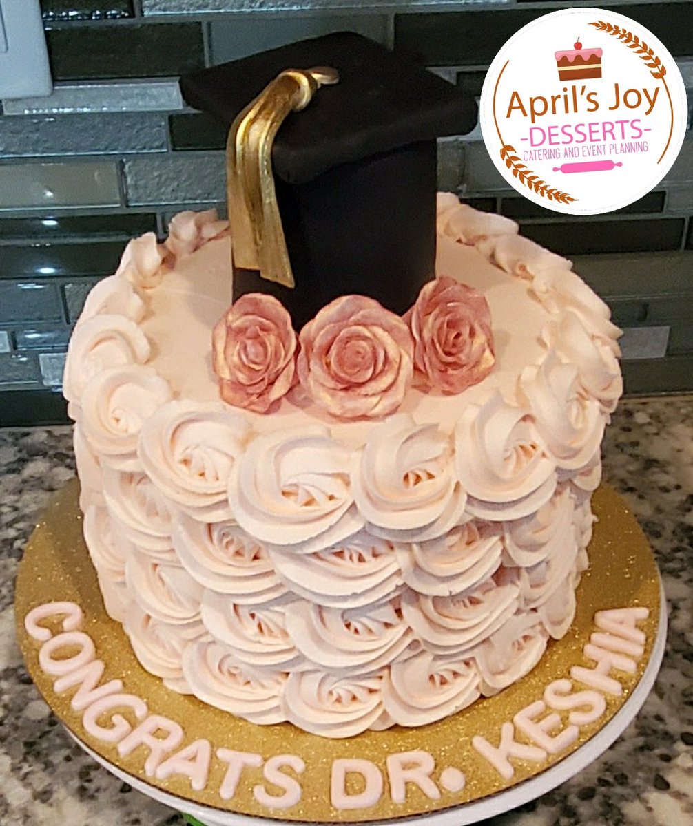 april_event's tweet photo. Congratulations to all the graduates! You survived college and being quarantined. #Graduation2020 #RegentUniversity #VCU #ODU #Classof2020 #Aprilsjoy #Baker #CustomCakes https://t.co/KwaTODOdkV