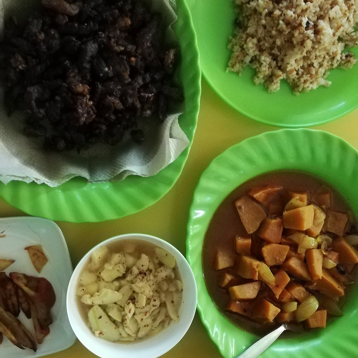 angedirecto's tweet photo. Yummy breakfast and lunch #foodporn #breakfast #lunch https://t.co/NyZbnSC3gH
