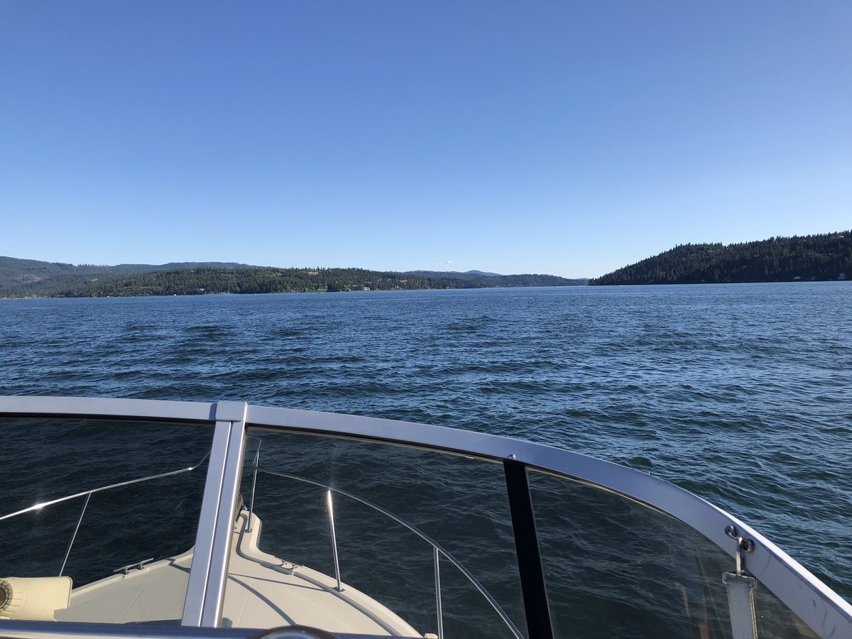 SteeleMan's tweet photo. Looking for coach @NickRolovich. #CDALake #FDock #GoCougs https://t.co/ZnT5uUEN9e