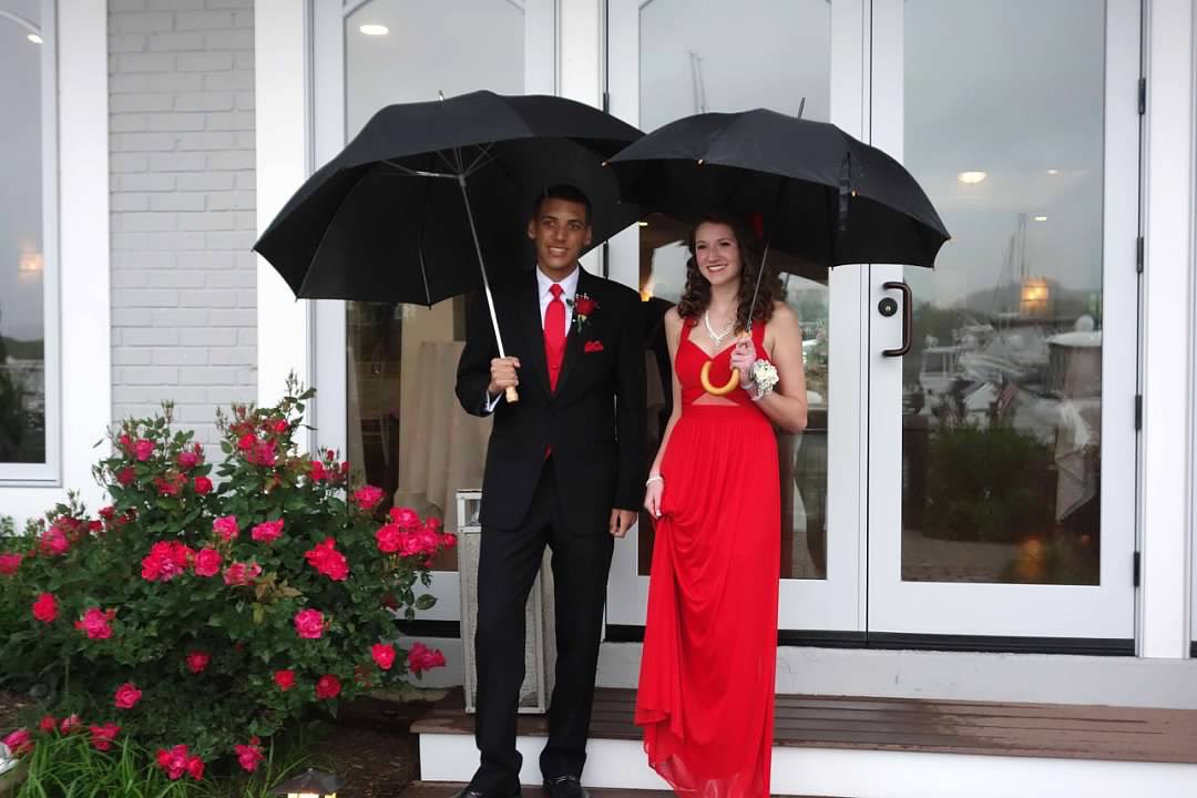 AngCan517's tweet image. Huntingtown Hurricanes class of 2016 Prom in the rain! How fitting #djkopec @djkopec