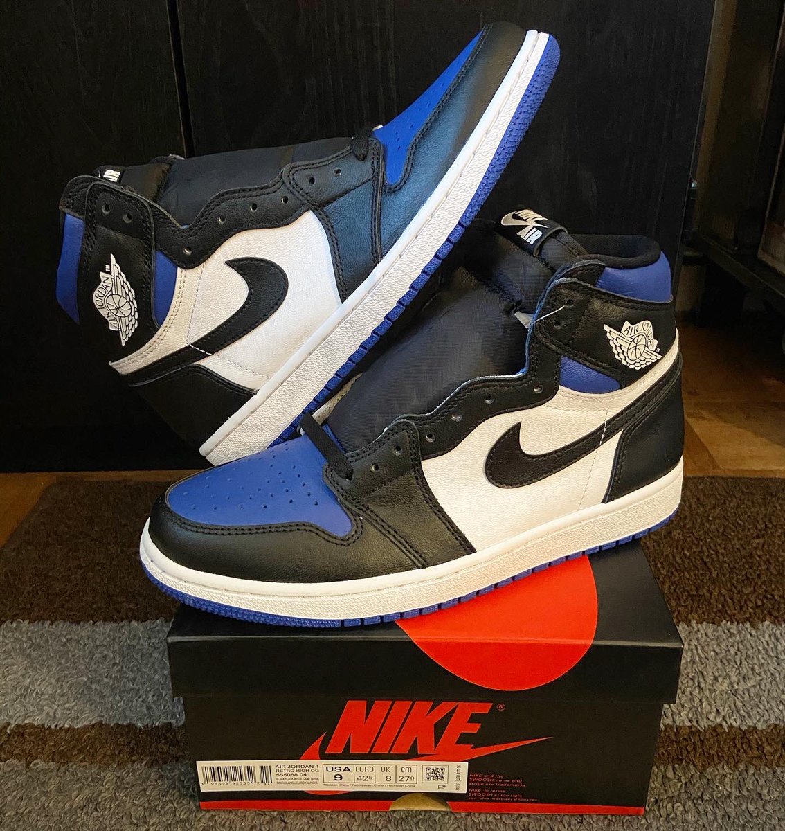 Twin_the_King's tweet photo. ... Lets Get Ready to Rummmmbbleee!.. Royal Toe🟦 vs. BRED Toe🟥 ... who you got?!... 💯🔥🔥🔥 ... #royaltoe #bredtoe #royaltoe1s #bredtoe1s #nike #nikeairjordan #jordan1royal #jordan1bred #complex #complexsneakers #complexkicks #solecollector #solesfetish #sneakerfiend https://t.co/P5d1iMOdUf