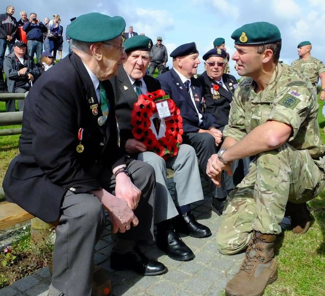 47_commandos's tweet image. #ChuckHarris sat alone yesterday celebrating #VEDay75 #MarkPacker with his granddaughter and also #HarryPrescott and #KenParker #47RMC