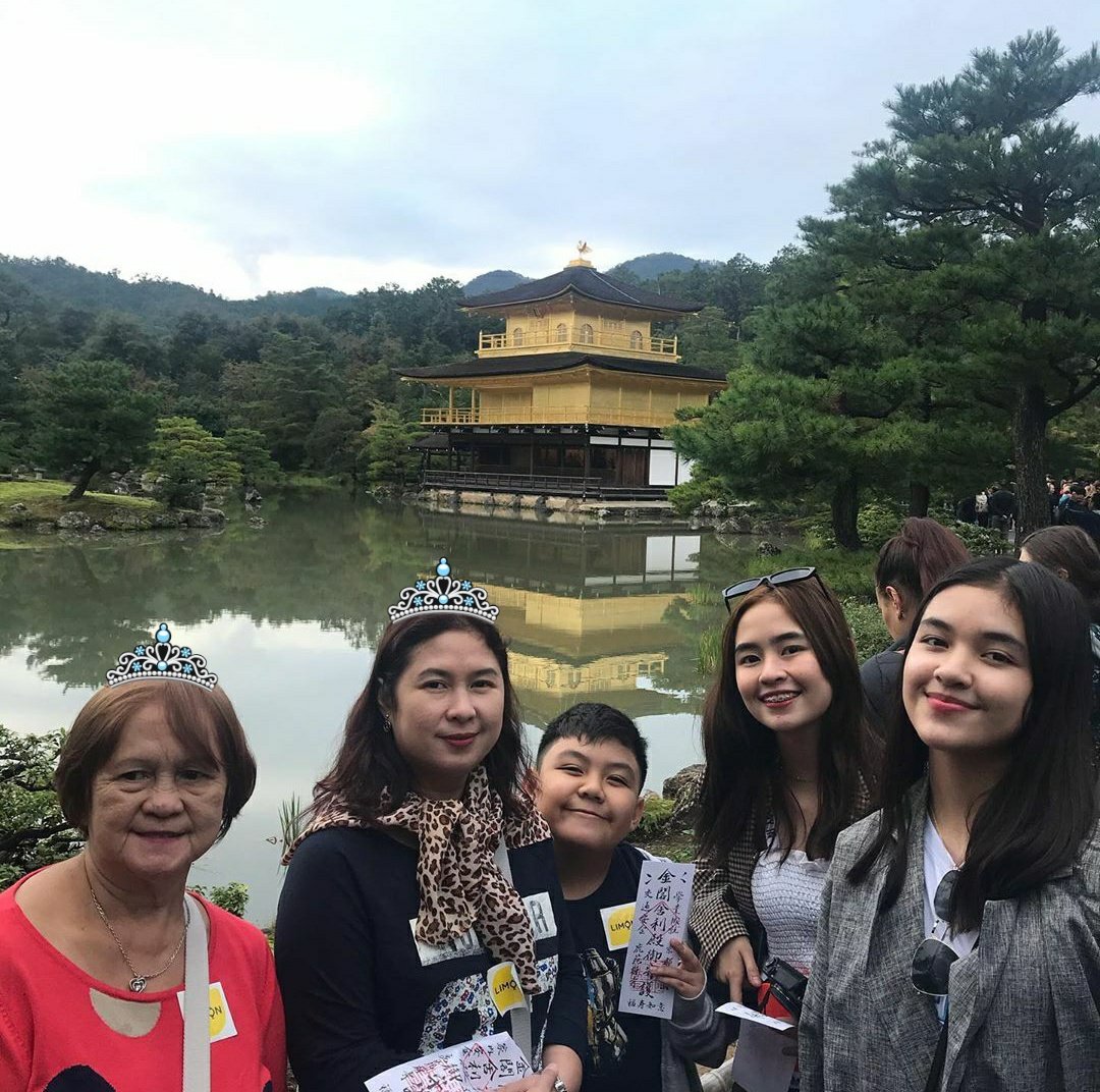 _panmily's tweet photo. Happy Mother's Day! 🥰✨ From all of us PANmily! ❤💛 https://t.co/9hW06x6LcP