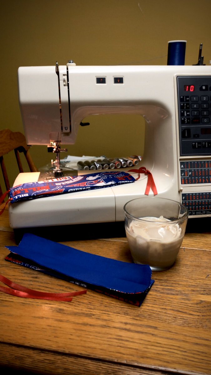 irishmom2631's tweet image. Mask making w/ Black Button Distilling Bourbon Cream on this Saturday night. #BlackButton #BourbonCream #RocStrong