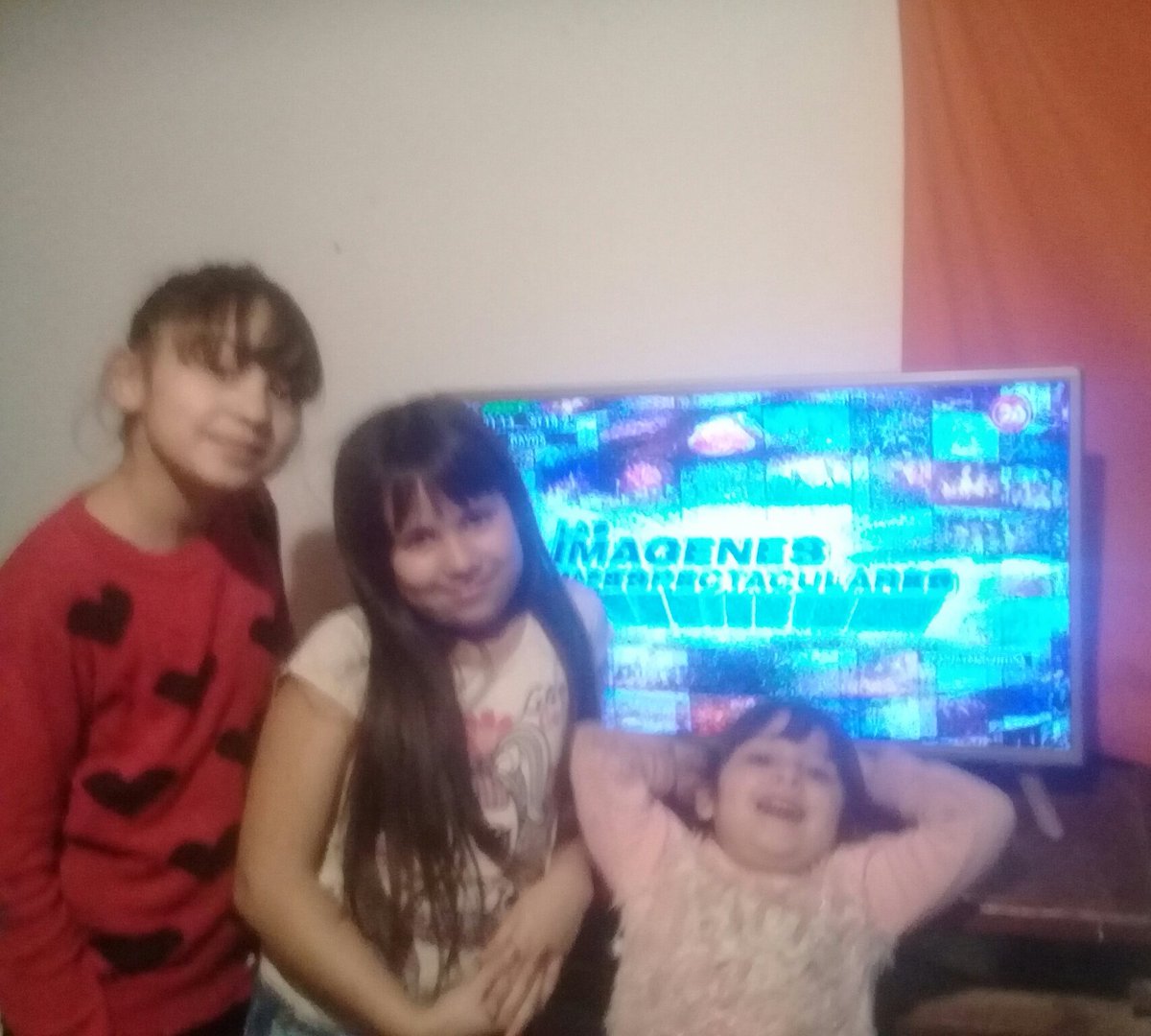 valelugraff's tweet photo. #LasImagenesMasEspectaculares somos mia maite y mara de el talar https://t.co/lClhH9hj3b