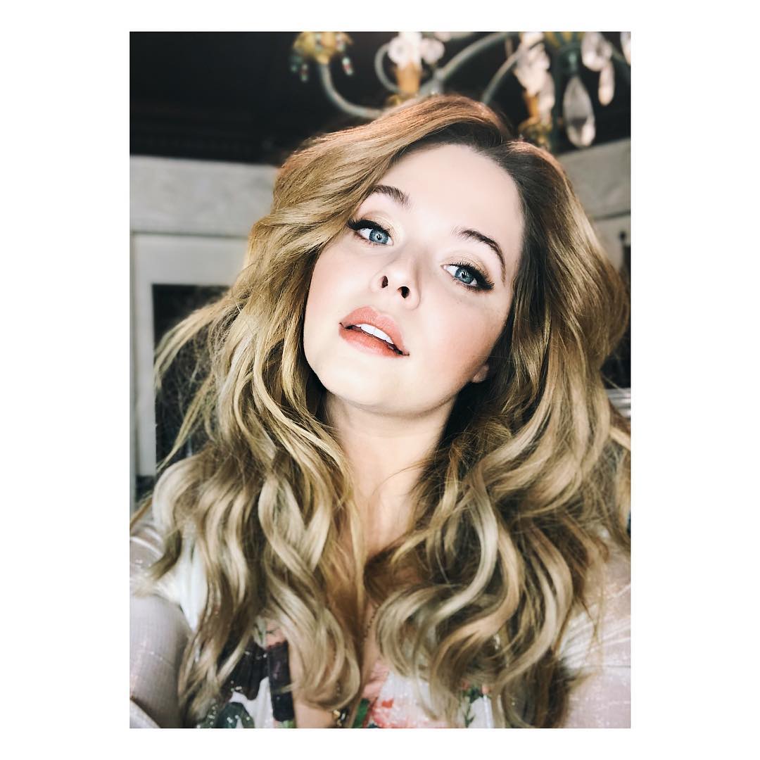 Our beautiful mommy  @SashaFieldsDx