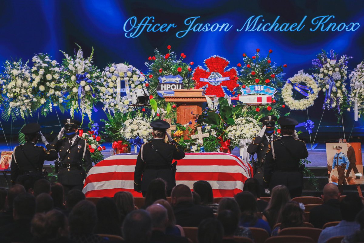 cyfairfd's tweet photo. Family, friends, first responders, and local officials honor the life of fallen @houstonpolice Officer, Jason Knox, at a Funeral Service on Saturday, May 9, 2020, at @HoustonsFirst Baptist Church in Houston.
Photo: Capt. Daniel Arizpe, PIO/ Cy-Fair FD #hounews #75fox #N8375F https://t.co/YD7zP3ejUk
