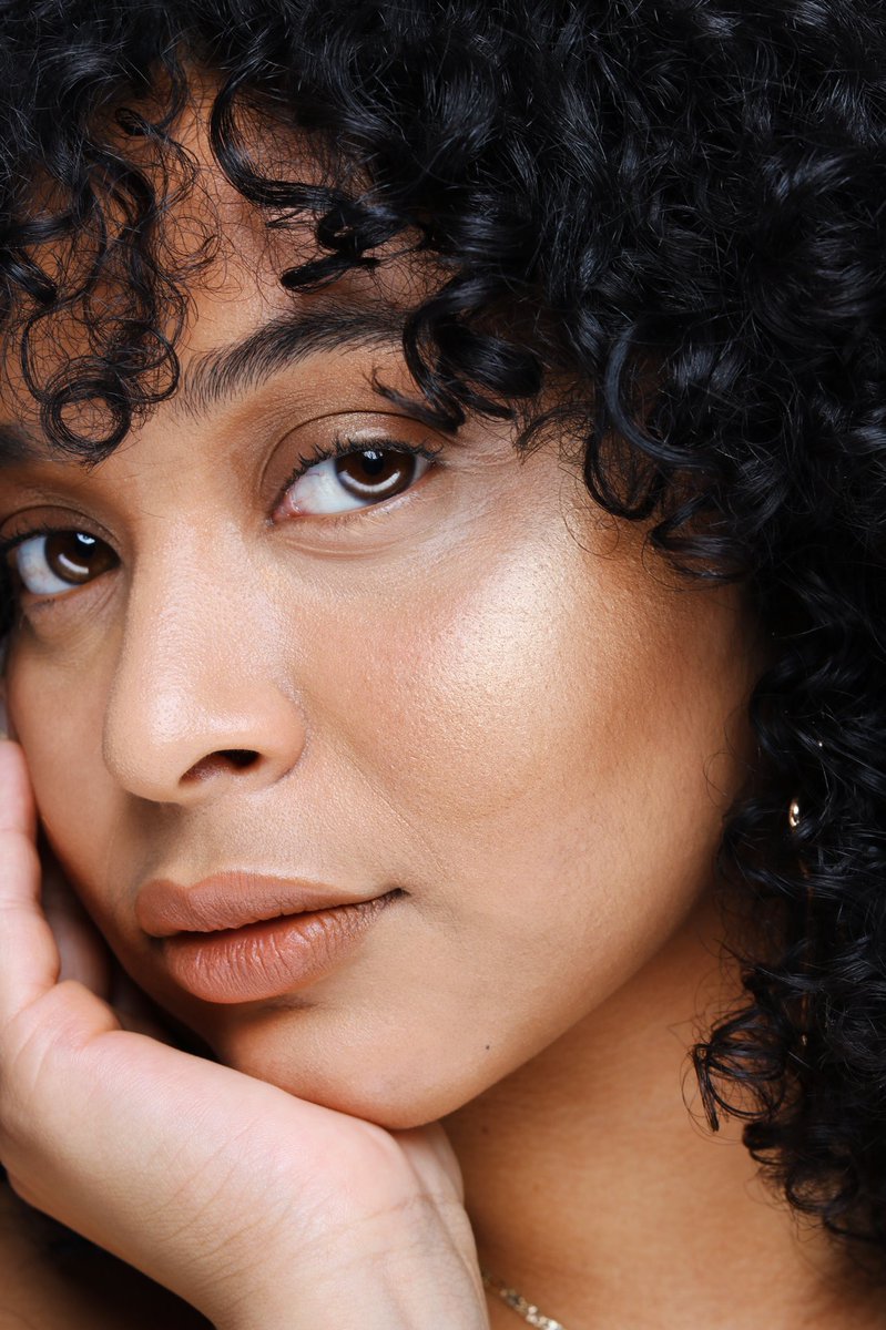 ViveCosmetics's tweet image. True beauty shines from within. ✨✨ 
⠀⠀⠀⠀⠀⠀⠀⠀⠀
Shop our Luz and Glow Highlighter -
Only here for limited time! 
⠀⠀⠀⠀⠀⠀⠀⠀⠀
 #vivecosmetics #latinabrand #luzandglow #highlighter #glow #highlight #glow