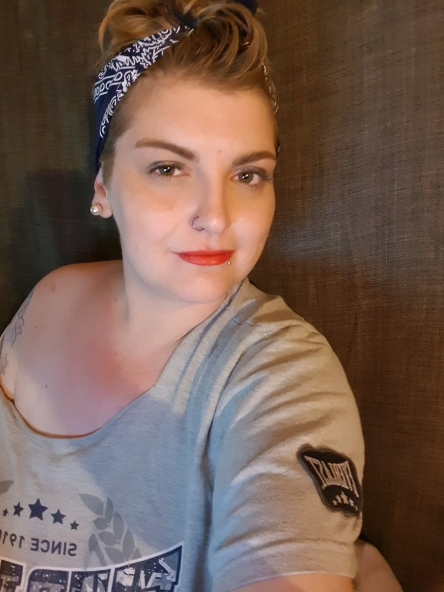 TheLollyGee's tweet photo. Back online and ready for playtime. Come see me on 
⬇️👀⬇️👀⬇️👀⬇️👀⬇️
https://t.co/KuMIF017NX 
In the words of the great Little Richard R.I.P. 🎶"Good Golly Miss Lolly"🎶  (I know....but I'm sure he would approve) 😉 https://t.co/XnxD26idLN