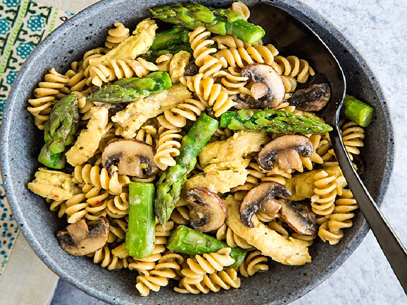 thevegetariandi's tweet photo. Vegan Asparagus and Mushroom Pasta
Learn the recipe here: https://t.co/XMNHwsBnXs

#Healthyfoods #Recipes #Healthyrecipes #Recipestocook https://t.co/ERrdVixOKz
