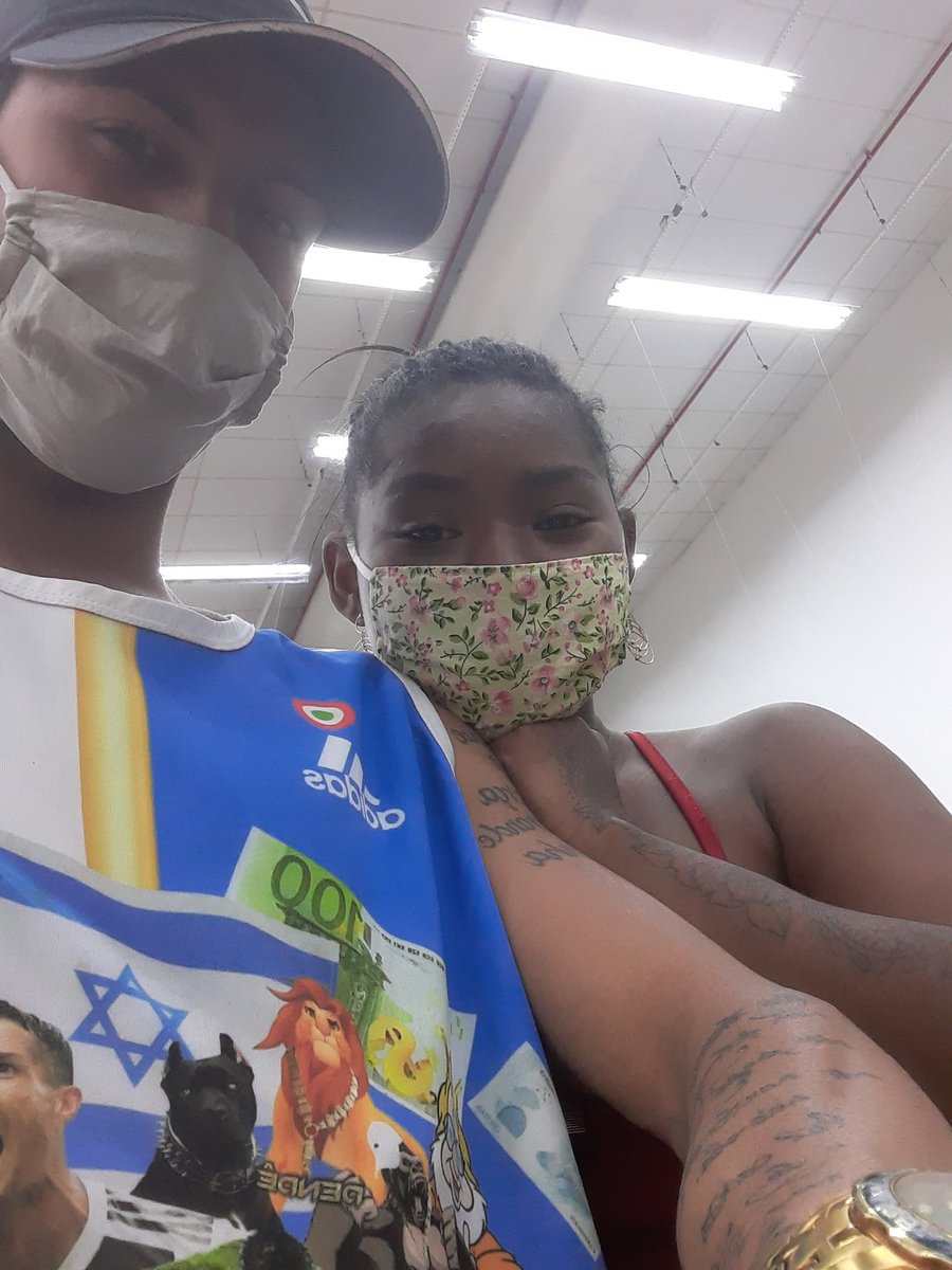 Japonesa199's tweet photo. Mercado com o mozao fazendo nossas comprinhas 😍❤ @Vascoda50 https://t.co/CikFCnTGzc