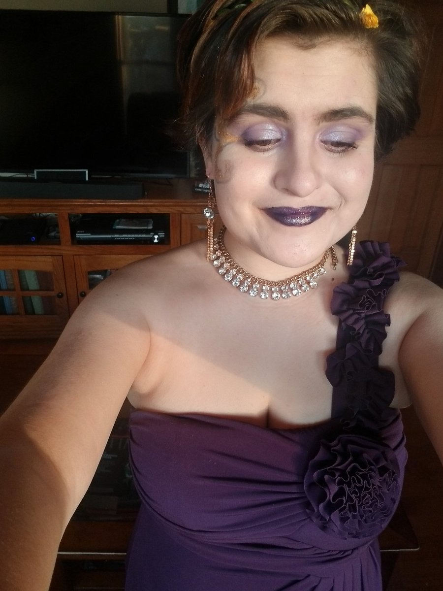 danniebirdk's tweet photo. Same dress 8 years later. Made it! 
#wiu2020 https://t.co/MWFtczhJE9