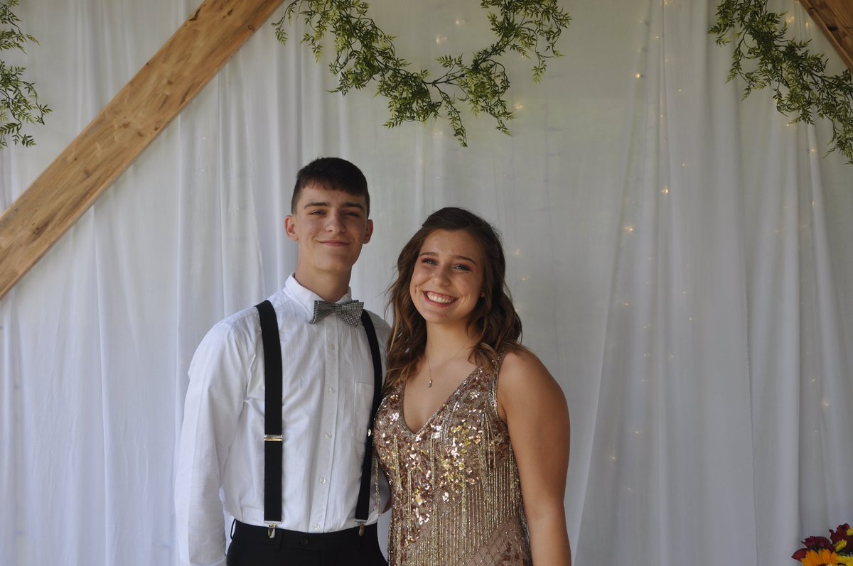 allyymooree's tweet photo. my date to prom was my dog #coronaprom https://t.co/05xq3QO7oG