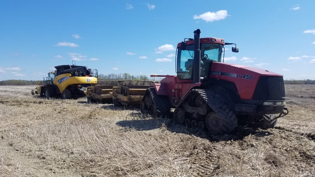 When the combine is stuck and every other tractor is busy. Pans to the rescue. #springthrash