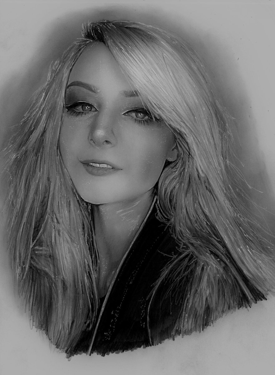 Louis94418326's tweet photo. My drawing of sneesnaw from Instagram =)
https://t.co/7g9IwxYEm6
#art #drawing #artist #portrait #beautiful #sneesnaw #smile #deathlouis #traditionalart #realism #portraiture #illustration #pencil https://t.co/tUEovvi3xb