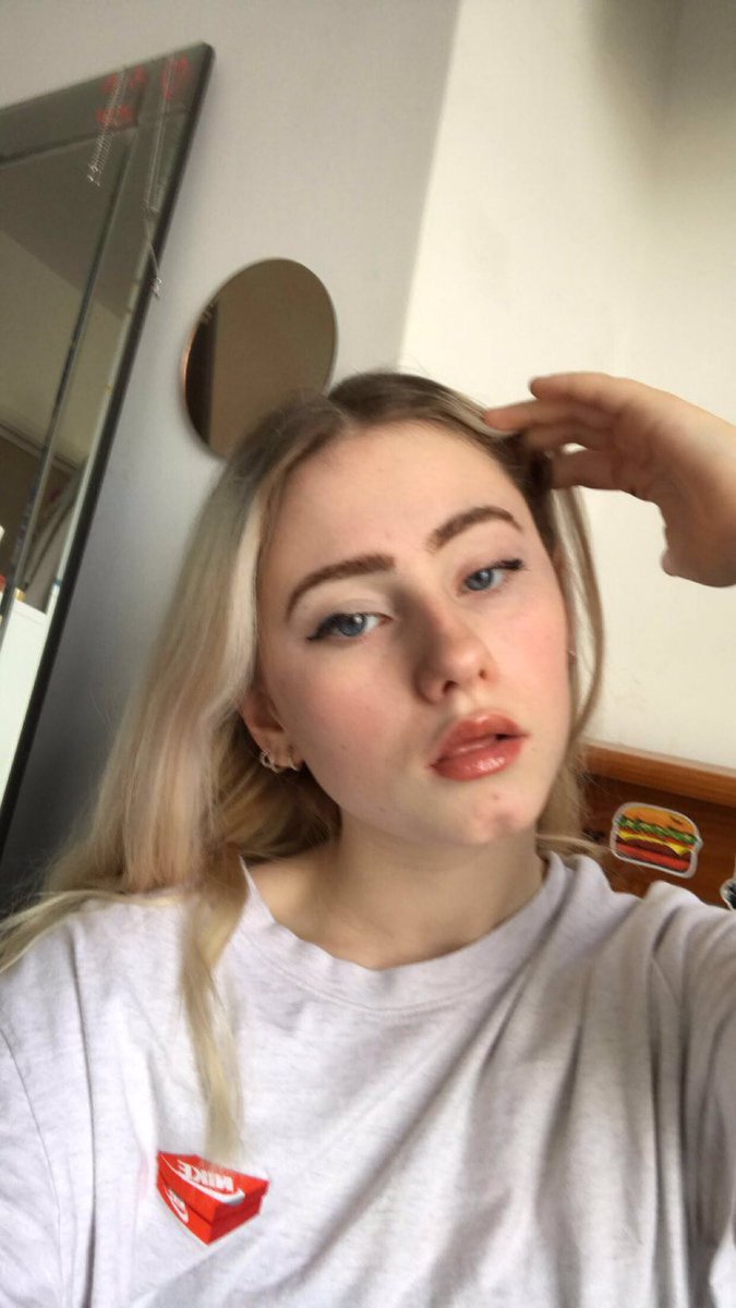 PrincessRoseA16's tweet photo. Im selling my Nudes and videos Right now!!! Dme if you’re interested ✌️Ican verify also #sellingnudes #sexslave #teen #sellingpics #nudes #premiumsnapchat #Dropbox https://t.co/JREG8yPdqT