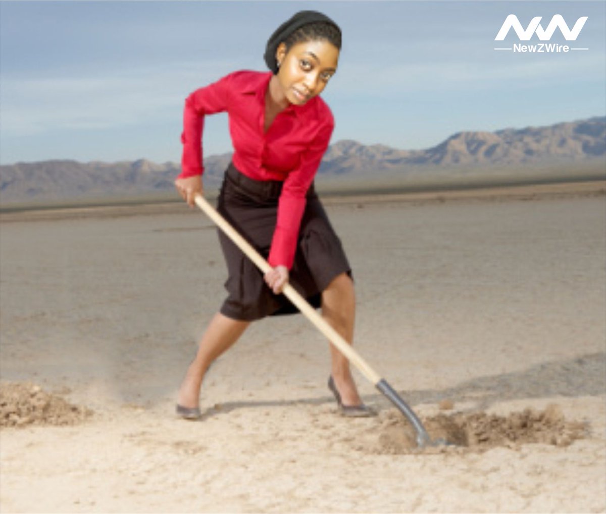 NewZWireZW's tweet photo. Rare pic of @BlacperlZW digging her own grave. According to the sources, she will finish in approximately 3 Days from now.
#Fetality #ZimHipHop
@resilience_gze @ZimHipHop @ZiFMStereo https://t.co/ljb378gs86