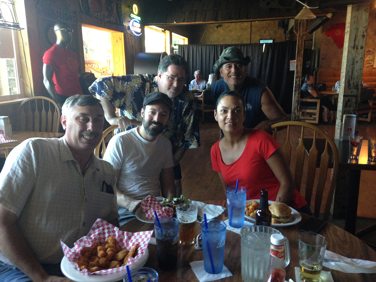 skullfaceastro's tweet photo. Lunch at the wonderful Boondocks restaurant in Falls City, OR, during the shoot for MANOS RETURNS
w/ Dale Wilson, Joseph Cole, Mark Jones &amp; Nuria Aguilar (@AgreyNuria)

#manosreturnstweetalong #ManosReturnsTweetAlong
#manosreturns #skullfaceastronaut #manosthehandsoffate https://t.co/iCL659Smvc