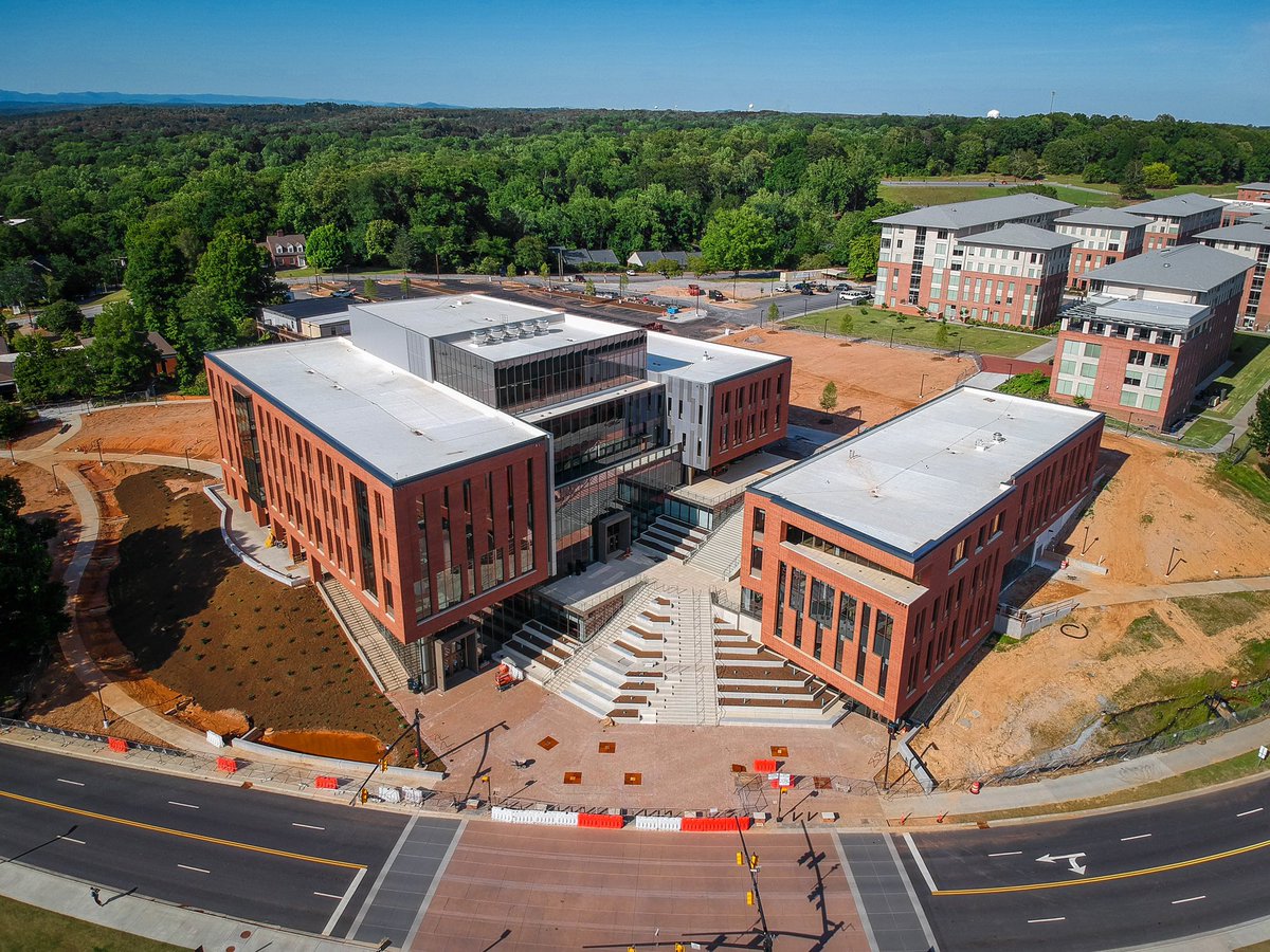 JRolack1's tweet photo. I used my drone to take photos of Clemson’s campus today. Clemson has such a beautiful campus🧡💜 https://t.co/SZxqCiirss