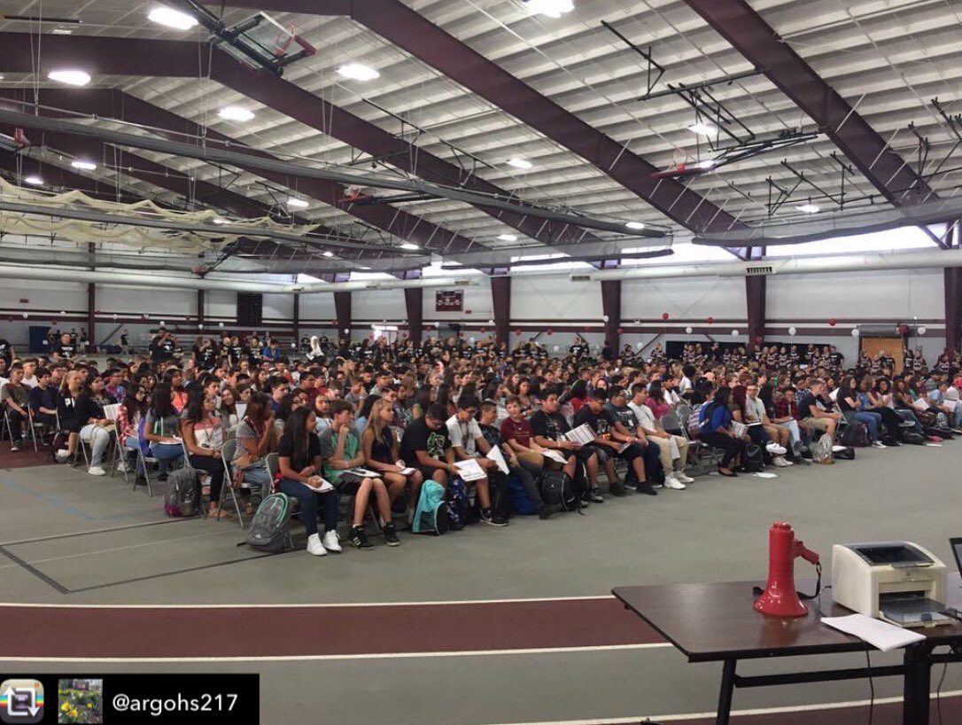 argohs217's tweet image. This one’s for you seniors! 

Congratulations Argo Class of 2020! #argoseniors2020 

Repost from @argohs217 Class of 2020! #argofreshmen #goargo