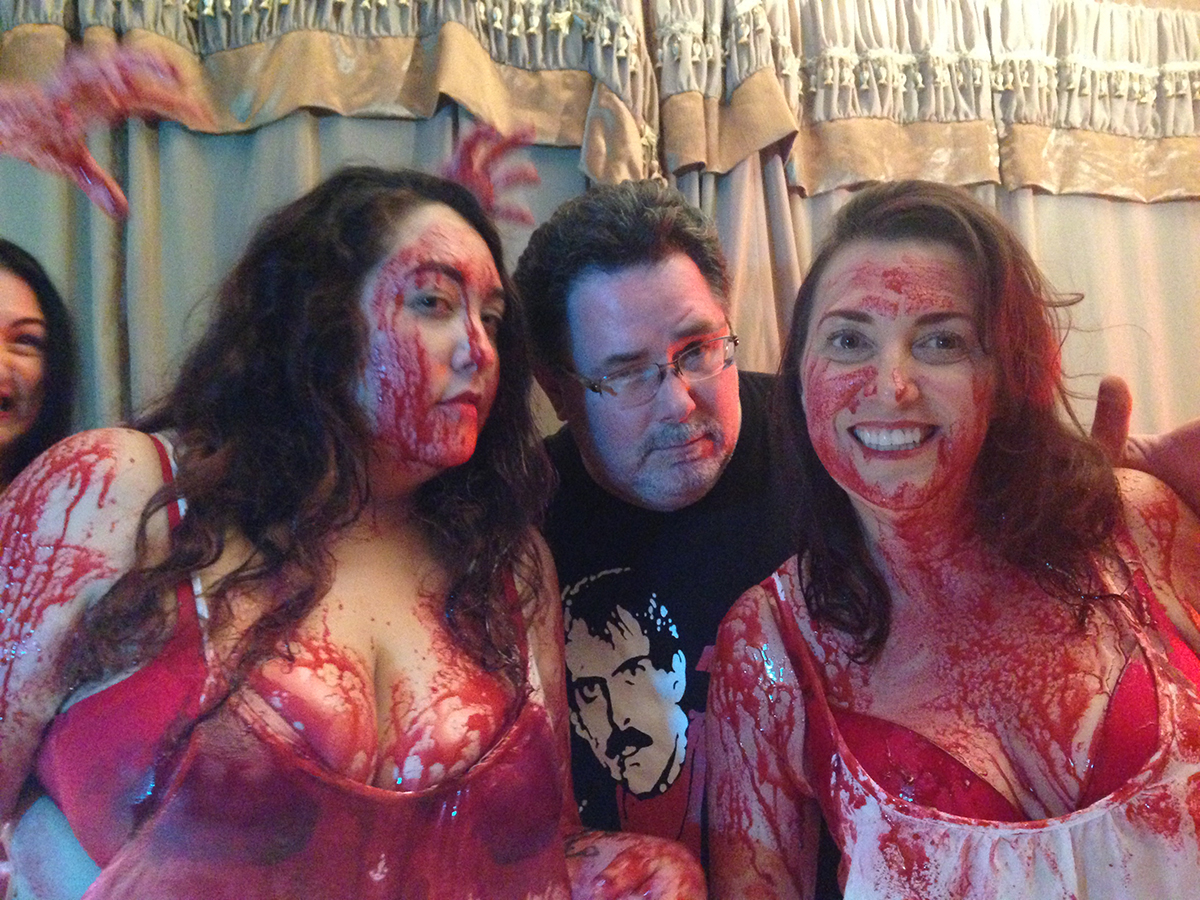 skullfaceastro's tweet photo. One of my favorite behind-the-scene shots! @TonjiaAtomic

#manosreturnstweetalong #ManosReturnsTweetAlong
#manosreturns #skullfaceastronaut #indiehorror #indiefilm #manosthehandsoffate https://t.co/2qJcMlNvx1