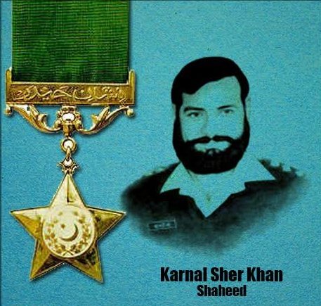 iM___Pakistan's tweet photo. Lion of Kargil
کیپٹن کرنل شیرخان شہید نے گاؤں نواں کلی ضلع صوابی سےمیٹرک کےبعد گورنمنٹ کالج صوابی سے ایف ایس سی کا امتحان دیا 1987 پاک فضائیہ میں ائیرمین کی حیثیت سے بھرتی ہوئے بعدازاں 1994میں کاکول اکیڈمی سے کمیشنڈ حاصل کیا اور27سندھ رجمنٹ میں شمولیت اختیار کی
(1970_1999)

_10_ https://t.co/onKTbS9gm0