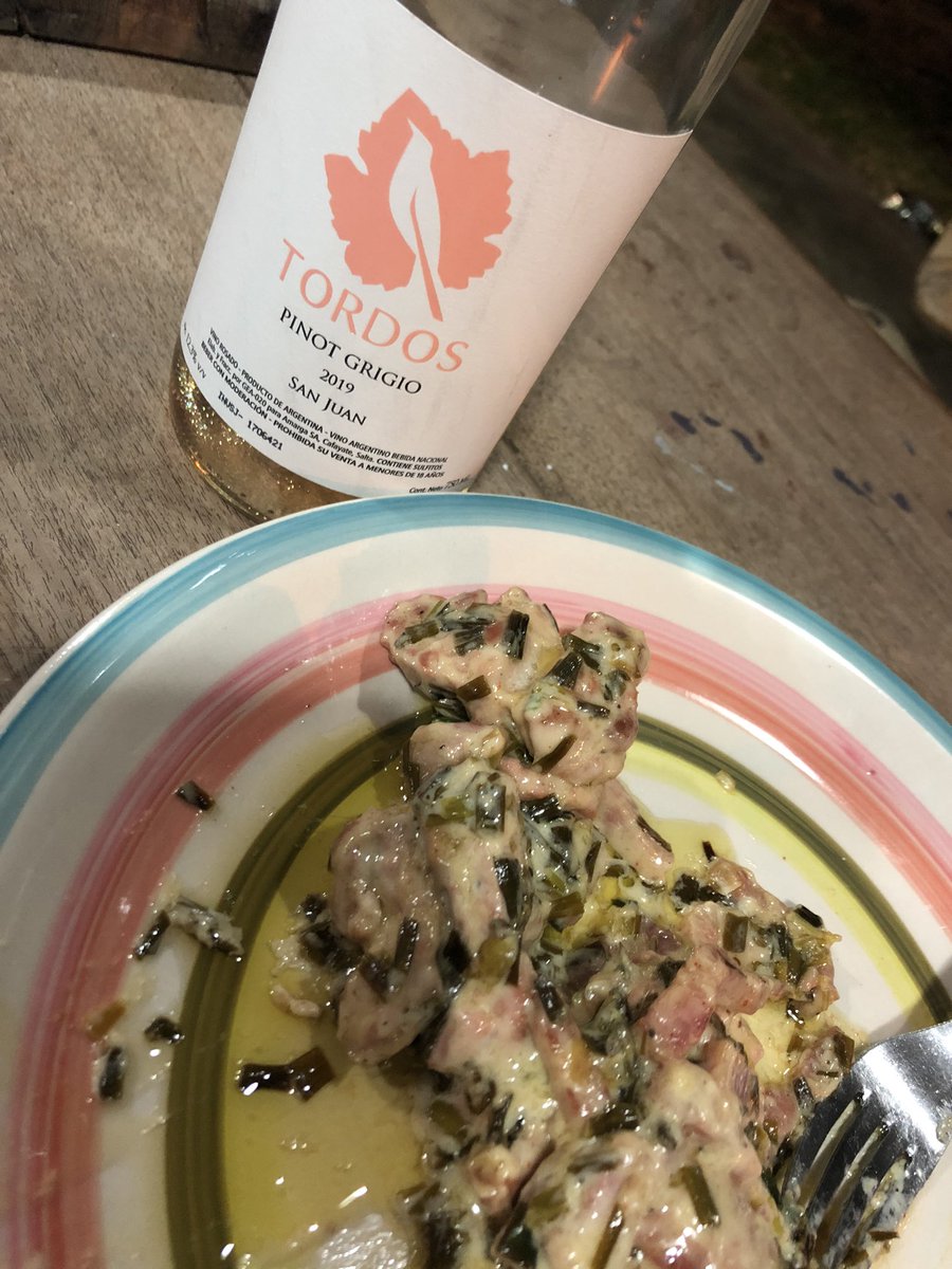 Mollejas al verdeo con este vino Sanjuanino como mi Origen. Gracias @juancamuñas por permitirnos entrar a tu bodega y Co-elaborar este vino, el primero de varios.