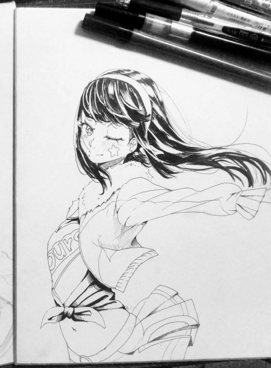 3rdライブ当時の写真漁ってたら見つけた。
ヘタクソで恥ずかしいけど、これが初めて描いたAqoursちゃんでした。
① 