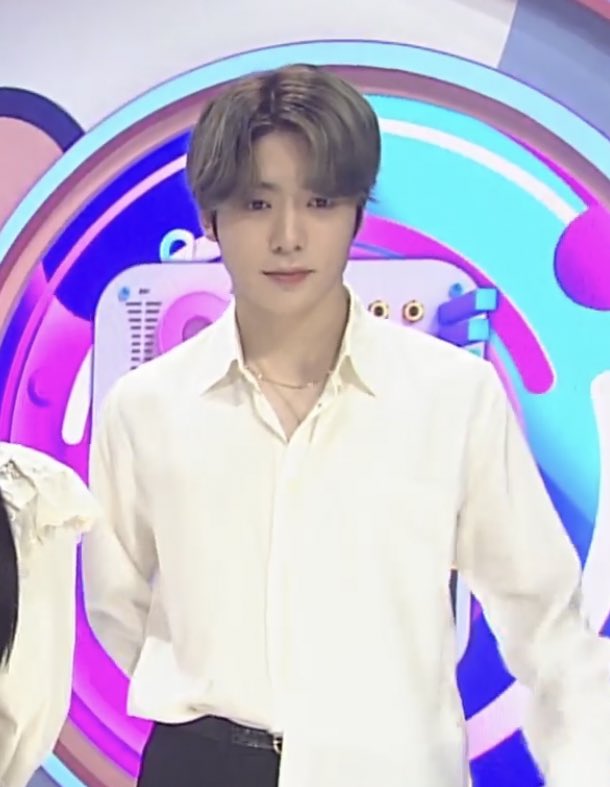 나 tweet media