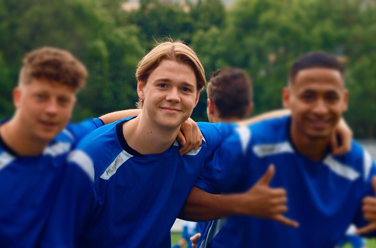 VVS Interview met Jesse Steegwijk: De reeks korte interviews met voetballers en vrijwilligers gaat door. De aftrap is gedaan door Mathijs Donatz. Het is nu aan Jesse Steegwijk, die het stokje doorgeeft voor het volgende interview. dlvr.it/RWLxDk