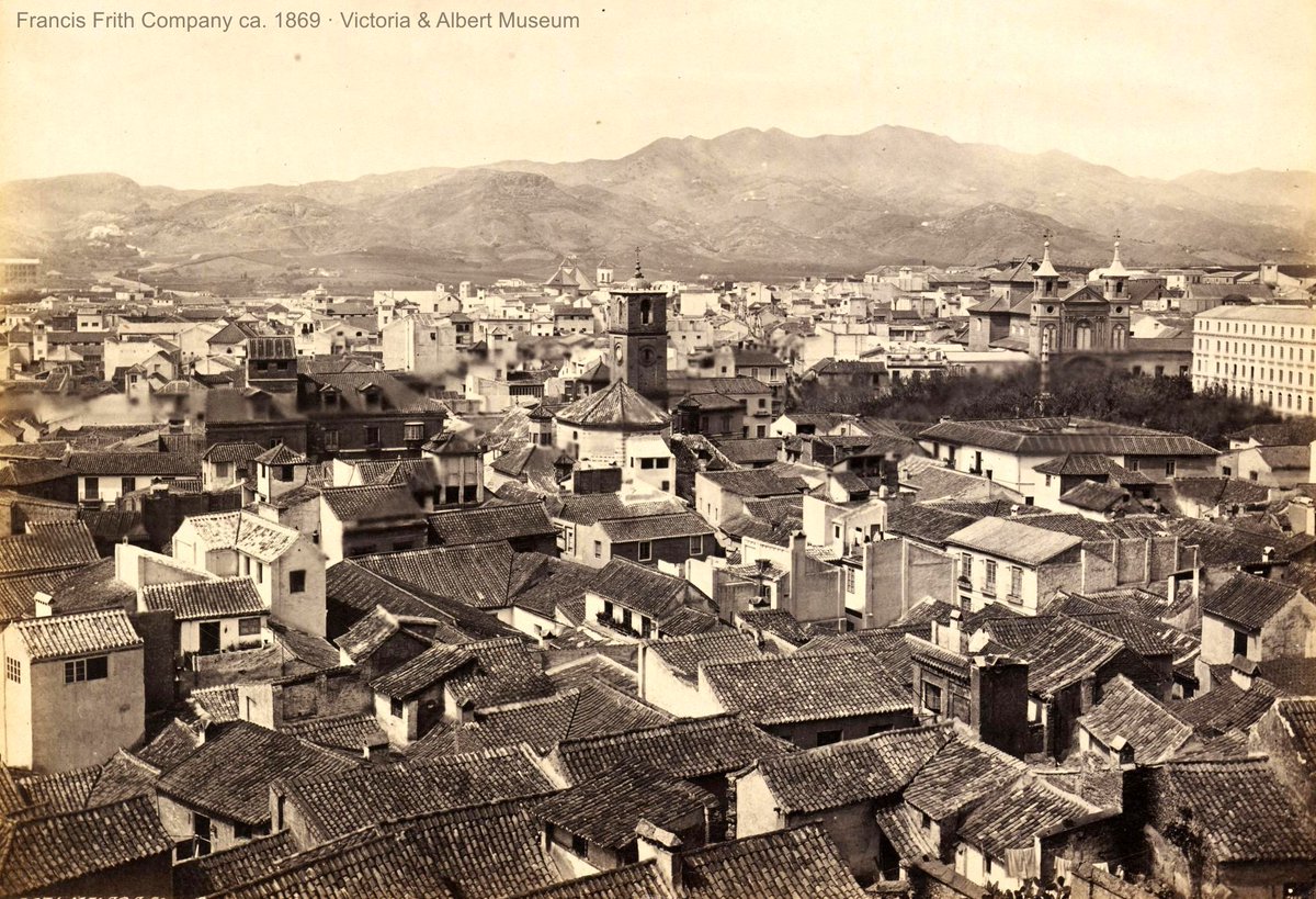 Vista de Málaga y la plaza de la Merced desde la Alcazaba en 1869