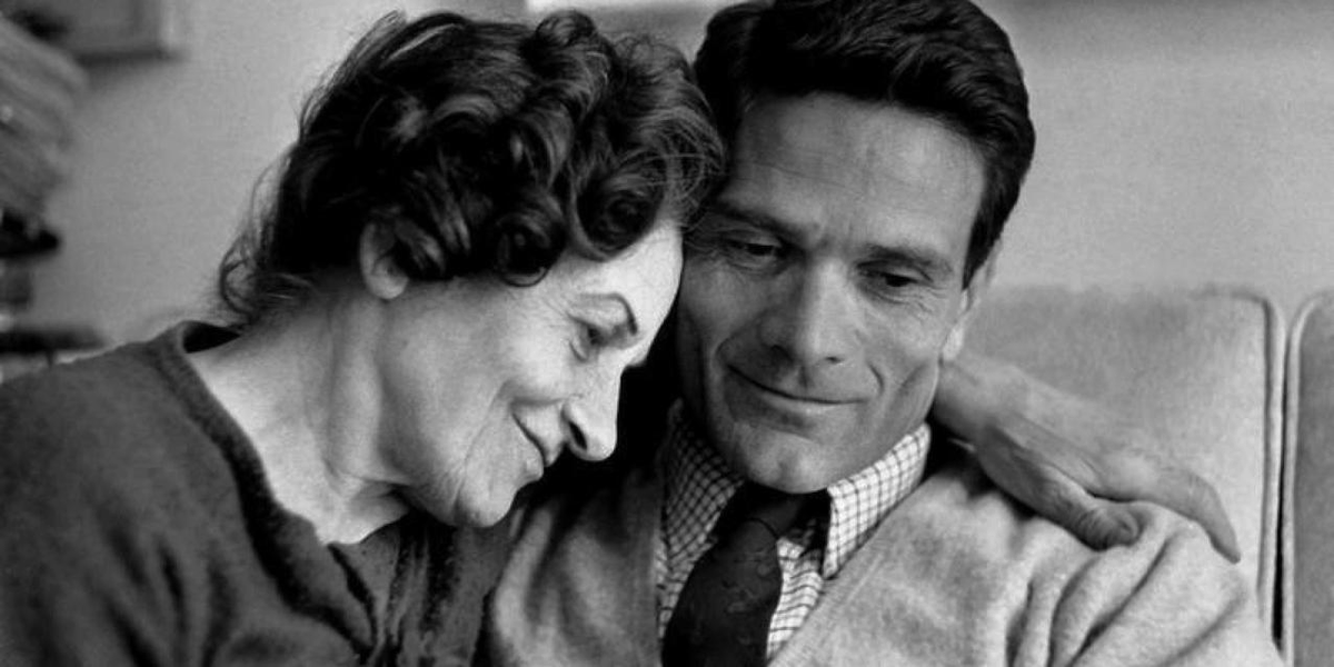 InternoPoesia's tweet photo. «Tu sei la sola al mondo che sa, del mio cuore,
ciò che è stato sempre, prima d’ogni altro amore».

Pier Paolo Pasolini ❤️

#festadellamamma https://t.co/gqN3jrelP3