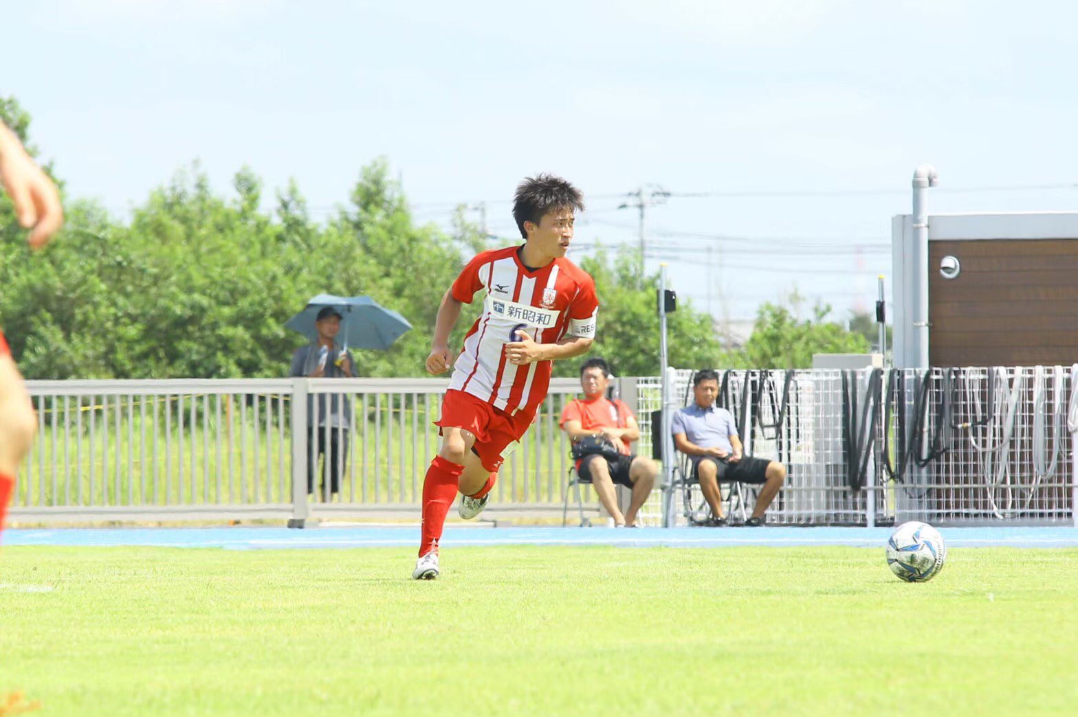Twitter पर 房総ローヴァーズ木更津fc 16時だよ ローヴァーズファン全員集合 本日は 後ろ向きの天才 中野敦志 選手です サッカーは前を向くスポーツですが 後ろを向かせたら日本屈指のテクニシャン 後ろを向いたらatsushiの時間 後ろ向きの