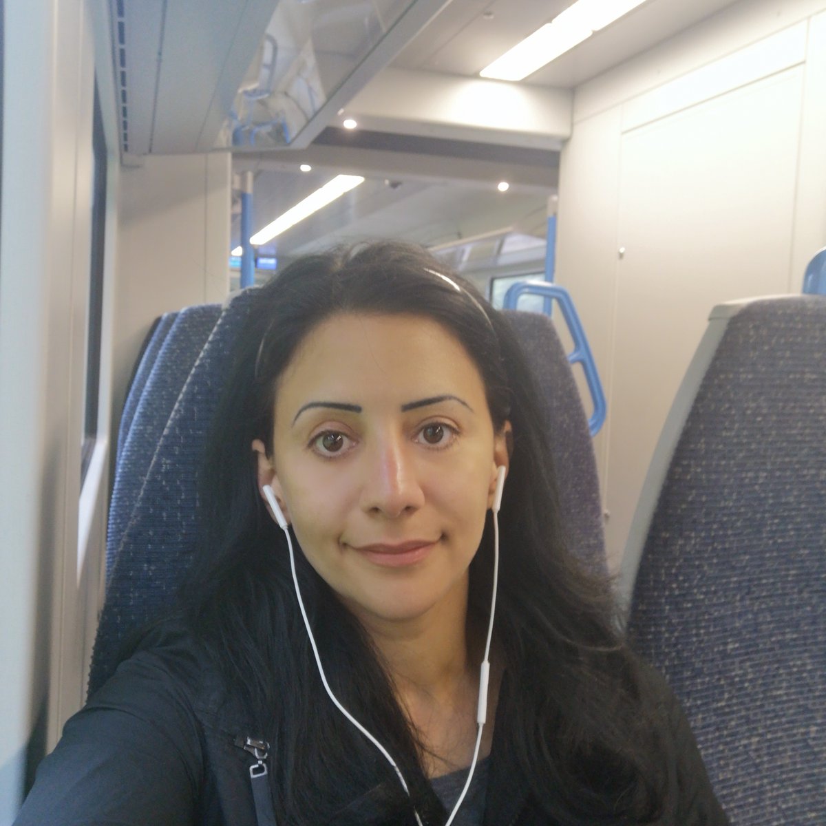 l am listening to somw nice music. 
Good news more and more non covid wards at the hospital . 🤞🤞🤞 we are moving in the right direction.

#stayathome 
#staysafe
#coronavirusuk 
#physiotherapy 
#medicalward