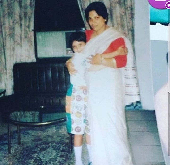 ArtiSingh_005's tweet photo. Time changes but somethings remains unchanged forever just like the love of mother.❤
Their unconditional love &amp; support for us in life is truly a blessing.
#HappyMothersDay to our Lifeline 😘😍
#ArtiSingh #ArtiKiArmy @ArtiSingh005 #LoveYouMa #MotherLove https://t.co/JEJVzb9hfH