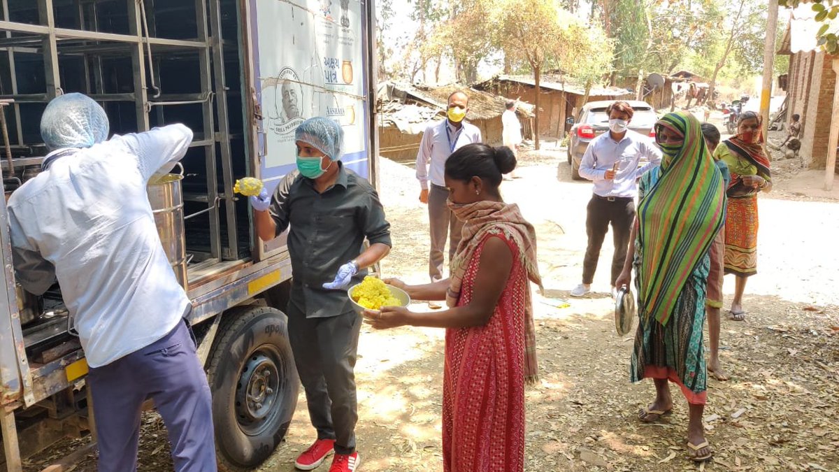 AkshayaPatra's tweet photo. Till today: 1,65,75,199 cooked meals' served + essential grocery for 2,26,79,314 meals (5,43,165 relief kits', each containing ration for 42 meals). Total serving = 3,92,54,513
Help the relief service: https://t.co/BAnqgYB4bc
#IndiaFightsCorona #AkshayaPatraCares https://t.co/KP6KDfAP3g